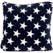 Mjuka, stilrena kuddar till sängen eller soffan med broderat namn eller initialer. Välj mellan 6 olika färger!